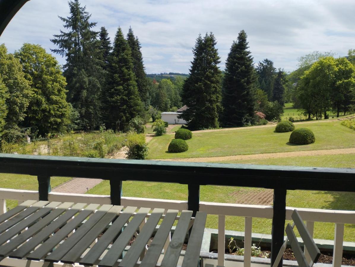 Ma Tranquillite Hotell Courpiere Eksteriør bilde