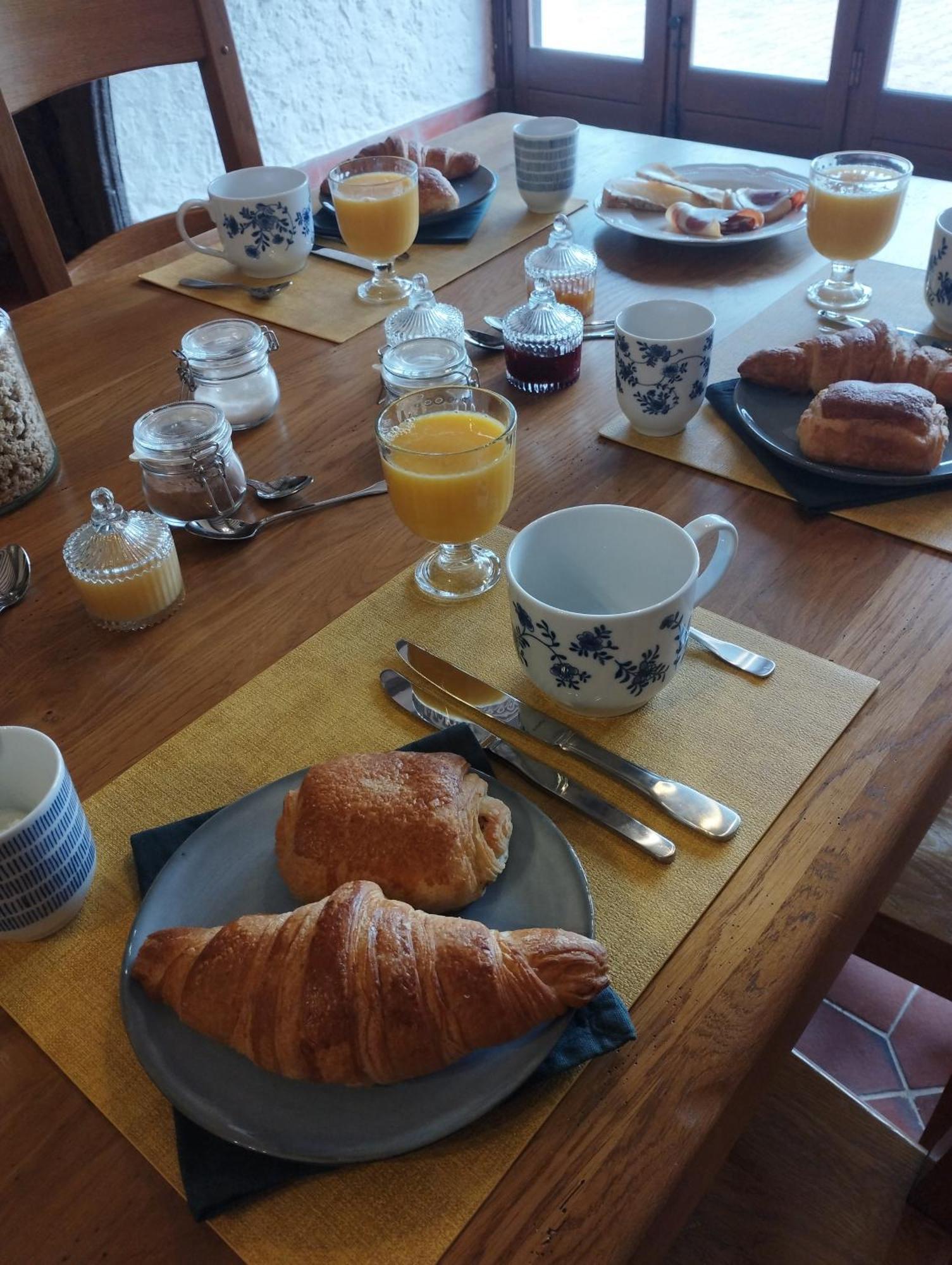 Ma Tranquillite Hotell Courpiere Eksteriør bilde